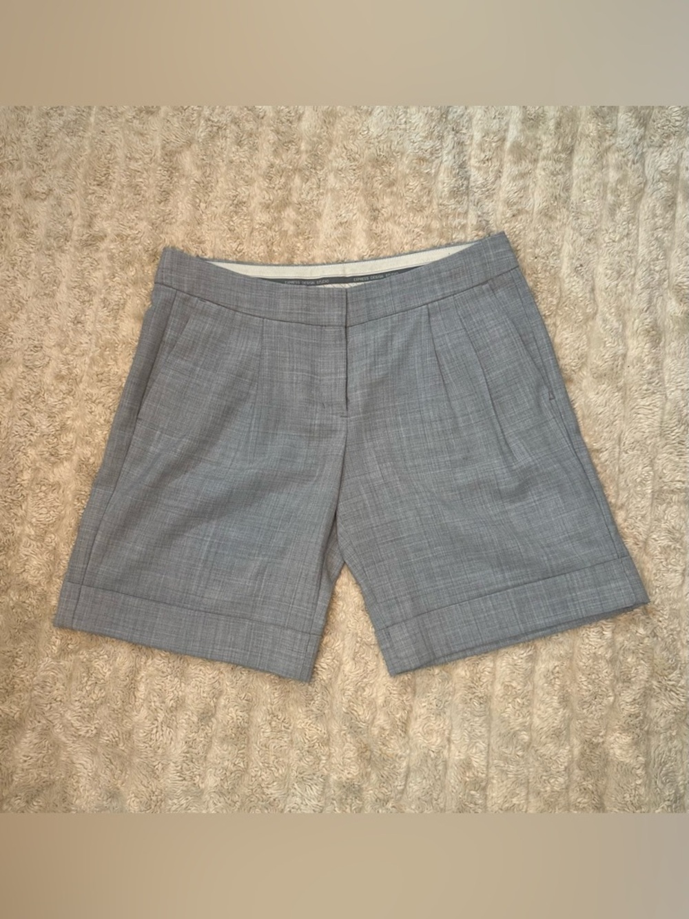 Express Design Studio classic grey 'Editor' tailored cuffed dress shorts Size 6